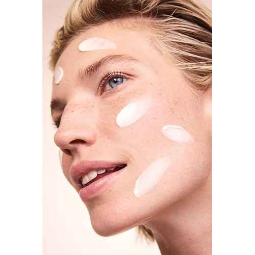 lavera Basis Sensitive Anti Wrinkle Moisturizing Cream - Face Cream with Q10 & Aloe Vera - Moisturizing Facial Cream - Anti Aging Cream - PETA Certified - Vegan - Made in Germany - 1.7 Fl Oz