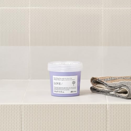 Davines LOVE Smoothing Instant Mask for Frizzy Hair - 30 Sec Taming