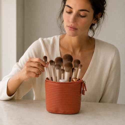 APT 1101 Convertible Makeup Brush Bag & Stand-Up Holder