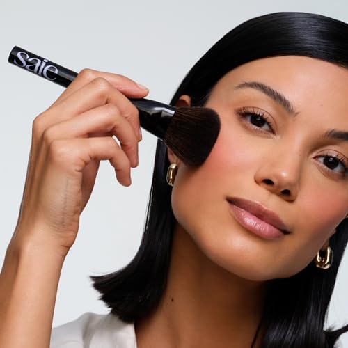 Saie Powder Blush Brush - Fluffy Oval Makeup Brush