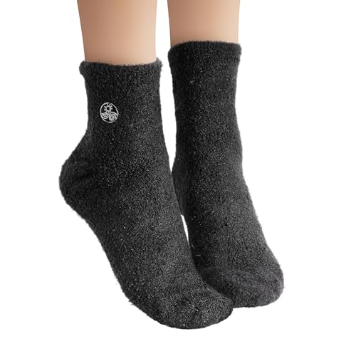 Earth Therapeutics Aloe Vera Moisturizing Socks for Dry Feet - Black