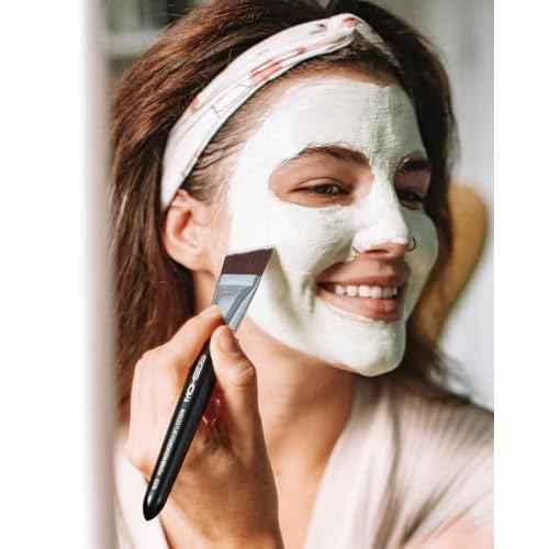 EIGSHOW Angled Flat Foundation Brush, Vegan Synthetic Bristles, Streak Free Application, Face Makeup Brush For Blending Liquid, Cream, Face Mask (E870)