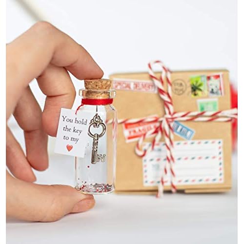 Kseniya Revta for Him and Her - Romantic Present for Boyfriend or Girlfriend - Personalized I Love You Gift for Wife and Girlfriend (You Hold the Key to My Heart)