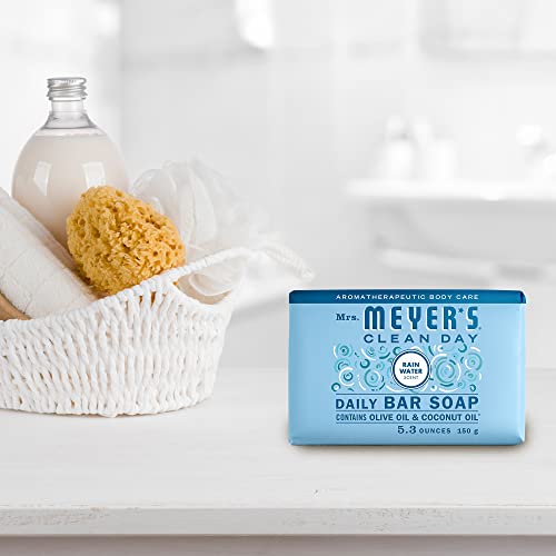 First Aid Beauty - Facial Radiance Pads with Glycolic & Lactic Acids, Daily Exfoliating Pads with AHA, Visibly Smaller Pores, Help Tone & Brighten Skin, One-Step Makeup Prep, Compostable, 28