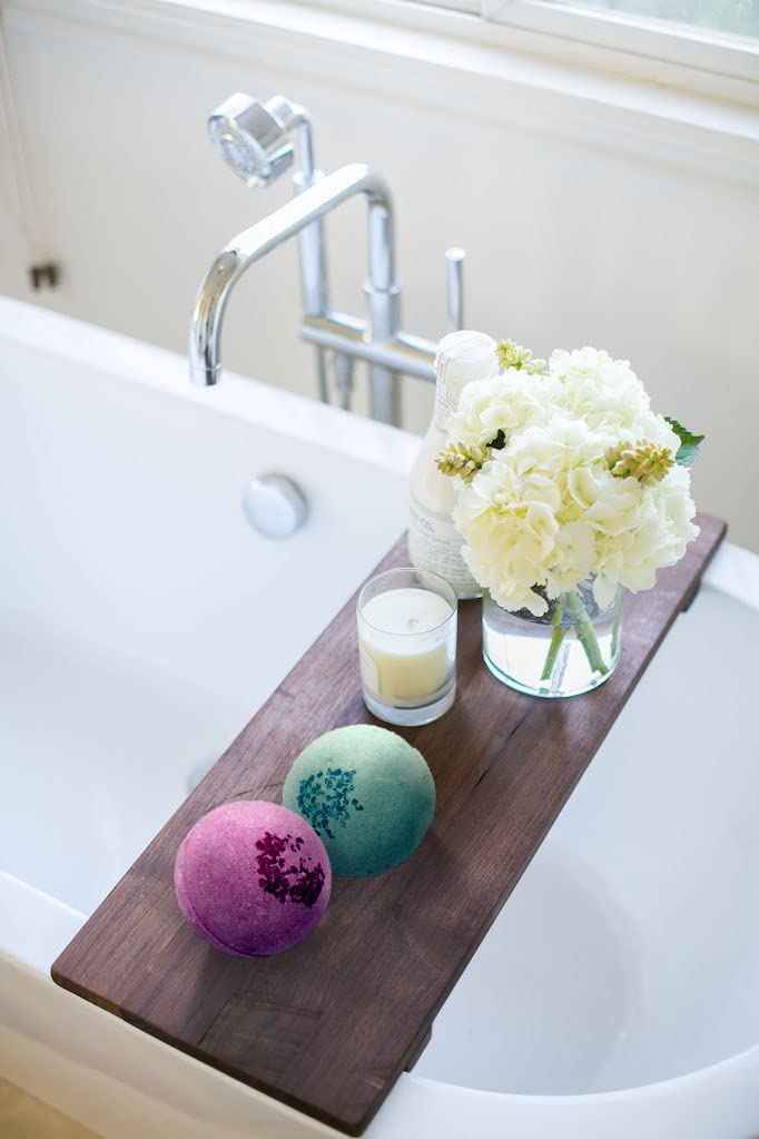 Bath Butler XL Bath Bomb Gift Set – 6 Large Aromatherapy Bombs with Shea Butter & Sea Salt – Spa Gift for Women, Moms, Girlfriends – Relaxing Self-Care Kit Floating fizzing bathbomb