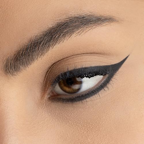 Radiant Professional Waterproof Black Eyeliner Pencil 01 - Long-Lasting & Smudge-Proof