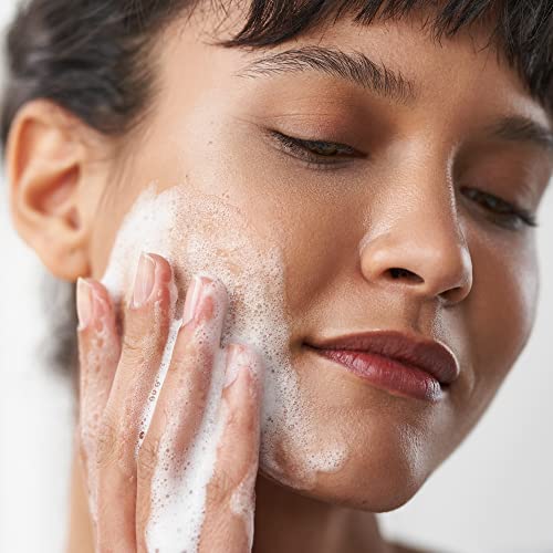 ANNEMARIE B?RLIND - AQUANATURE Refreshing Cleansing Mousse - Aloe and Hyaluronic Acid Vegan Natural Facial Wash - Removes Impurities and Makeup with Mild Tensides - 1.69 Fl. Oz.