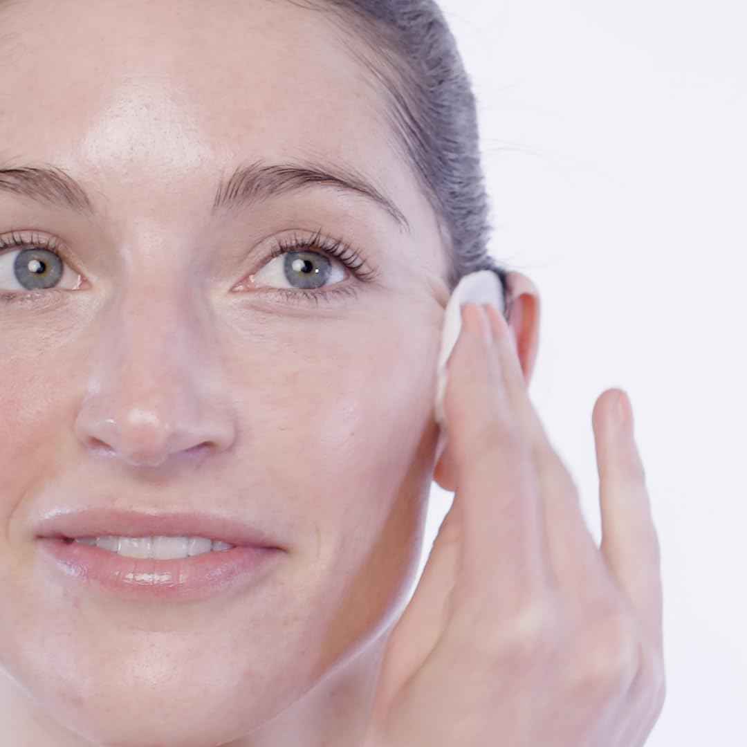 Pixi Beauty Glow Peel Pads | Exfoliating Treatment Contains 20% Glycolic Acid | Reveal Glowing Complexion | 60 Pads