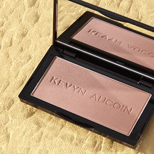 Kevyn Aucoin The Neo-Bronzer, 3 in 1 makeup palette ? Highlighter, blush & bronzer in one smooth gradient makeup compact. Shimmer & matte in light, medium & deep. Sun-kissed to bronzed.