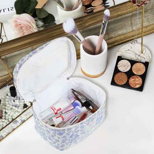 Large Makeup Bag, Cute Quilted Makeup Bag for Women, Travel Cotton Make Up Organizer Bag, Floral Coquette Aesthetic Toiletry Bag, Gift For Daughter, Preppy Things For Girls