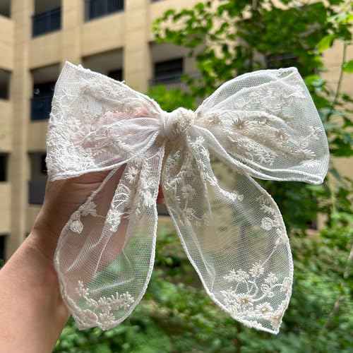 Large White Lace Hair Bow Clips for Women Girls | Cute Lace Bow for Hair Weighs Only 0.3 Oz | White Hair Decor for Wedding Pageant Prom Party Birthday Party Communion Bridal Shower (1 Pack)