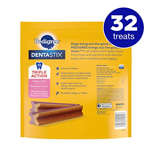 PEDIGREE DENTASTIX Dual Flavor Large Dog Dental Treats, Bacon & Chicken Flavors Dental Bones, 1.47 lb. Pack (32 Treats)