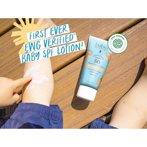 Sun Bum Original SPF 45 Sunscreen Mist - Broad Spectrum Moisturizing Facial Sunscreen Spray with Vitamin E - Hawaii 104 Act Compliant (Made without Octinoxate & Oxybenzone) - Travel Size - 3.4 oz