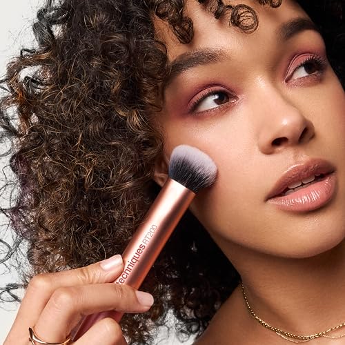 Real Techniques Expert Face Foundation Brush - Domed Buffing Brush