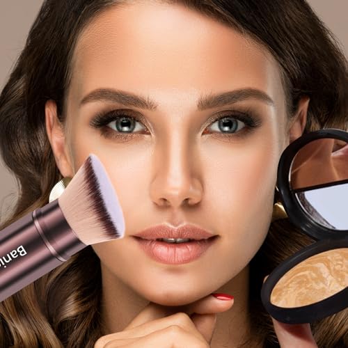 Retractable Kabuki Makeup Brush - Travel Foundation & Blush Brush