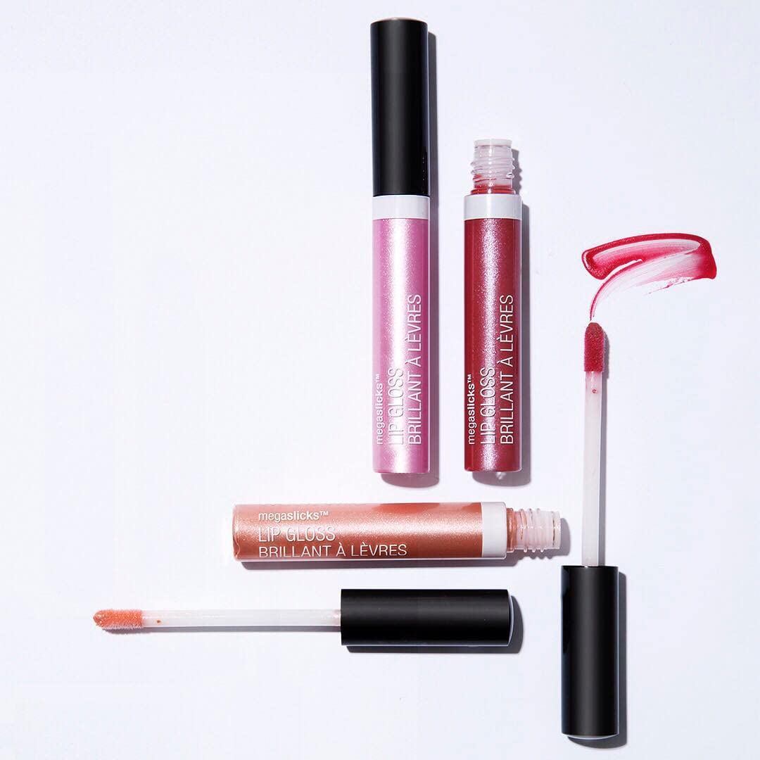 wet n wild MegaSlicks Lip Gloss, Ultra-Glossy, Vitamin-E Enriched, Ultra-Gloss High Shine Moisturizing, Cruelty-Free & Vegan - Berried Treasure(Carded)