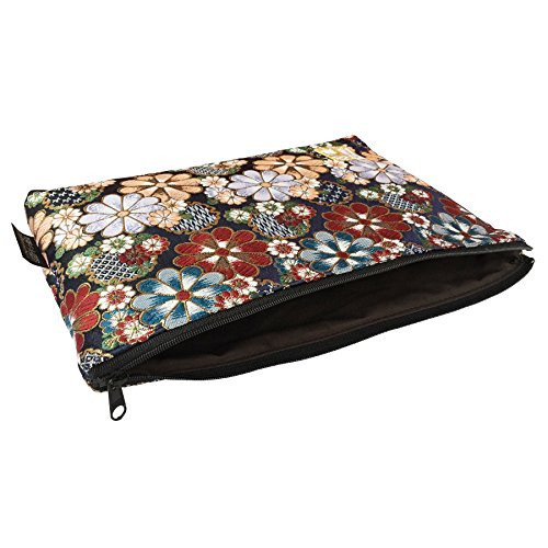 Brocade zipper pouch, lined with Nishijin brocade, size M. (Saikaranman)