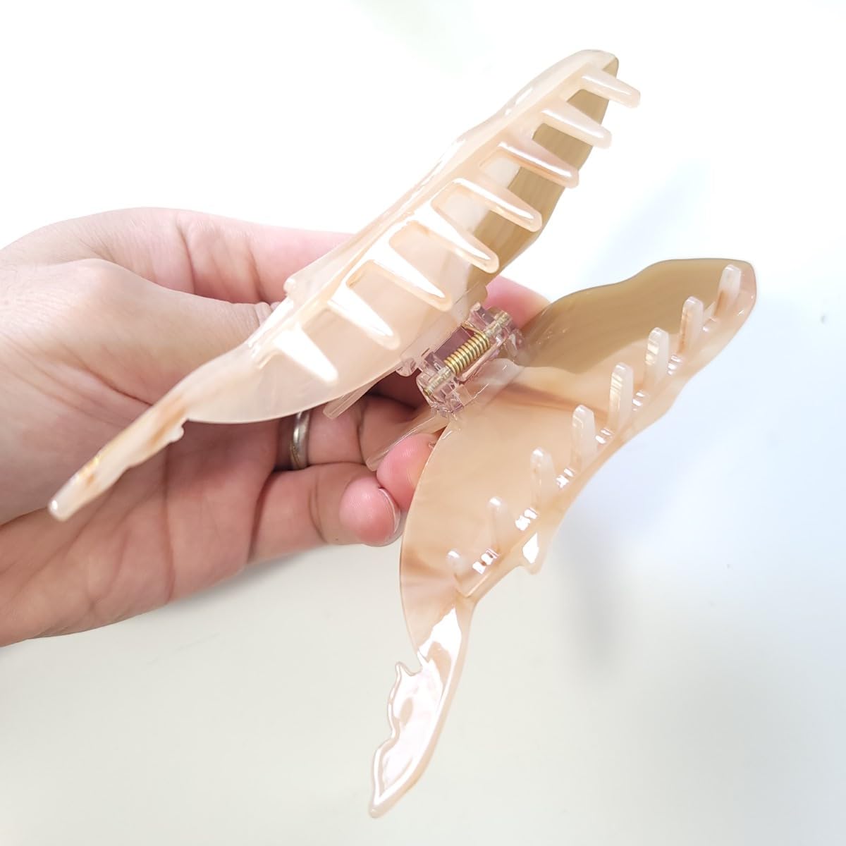 Whale Hair Clip,Cellulose Acetate Hair Clips,Big Claw Clips for Women,Hair Accessories,Beige