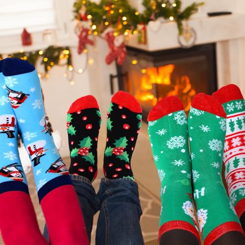 30 Pieces Christmas Gift Bulk for Women Merry Christmas Makeup Bags and Xmas Pendant Ornament Keychains Santa Socks Plaid Cosmetics Bag Snowman Goodie Bags Xmas Gnome Socks