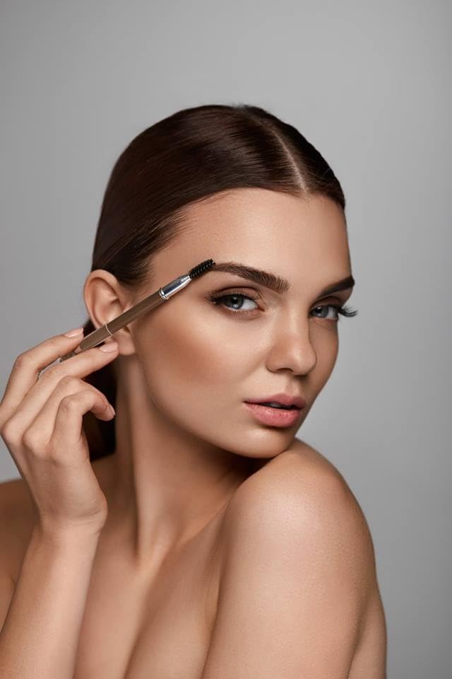 ZUZU LUXE Cream Brow Pencil (Mink - Auburn/Brunette), Effortlessy sculpt and define eyebrows, natural finish, creamy formula. Natural, Paraben Free, Vegan, Gluten-free,Cruelty-free, Non GMO,0.044 oz.