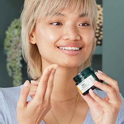 The Body Shop Glow Boost Moisturizer – Soothes and Smooths for Skin that Glows – Vegan – 50ml