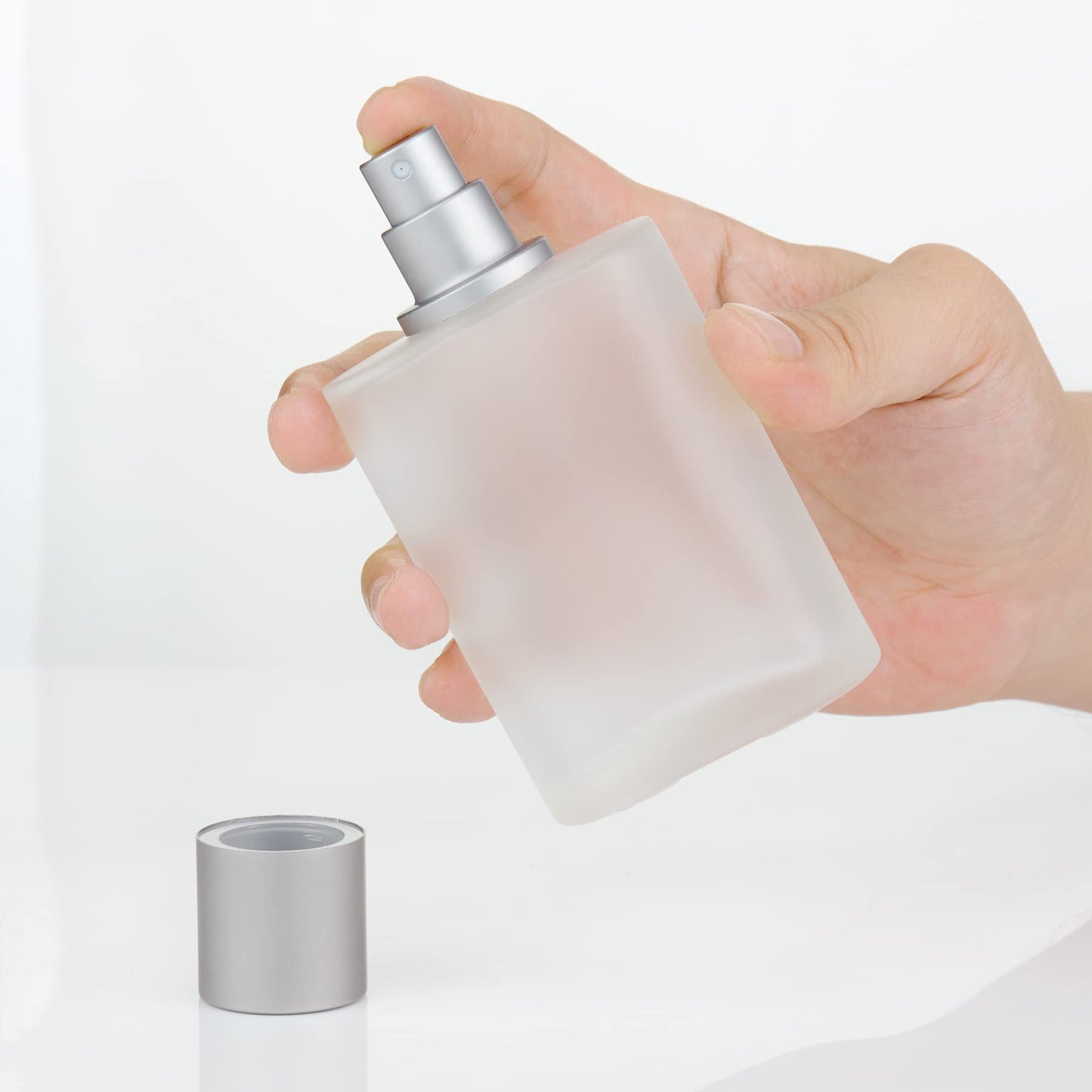 JJKMALL 100ML 3.4OZ Refillable Spray Perfume Bottles large cosmetic Fine Mist Atomizer Empty Frosted Clear Glass Essential Oil Container for Travel Makeup Party Refill tool