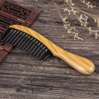 Myhsmooth Gb-yb-mt Wide Tooth Handmade No Static Black Buffalo Horn Comb with Green Sandalwood Handle (Rounded)