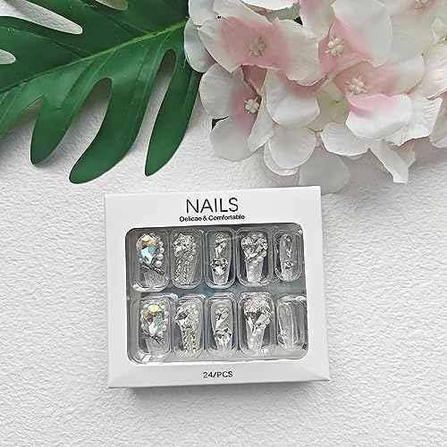 24Pcs Medium Press on Nails Large 3D Rhinestones Artificial Nails White Fake Nails Glossy False Nails Pearl Press on False Nails Handmade Manicure Designed for Beautiful Women Glitter