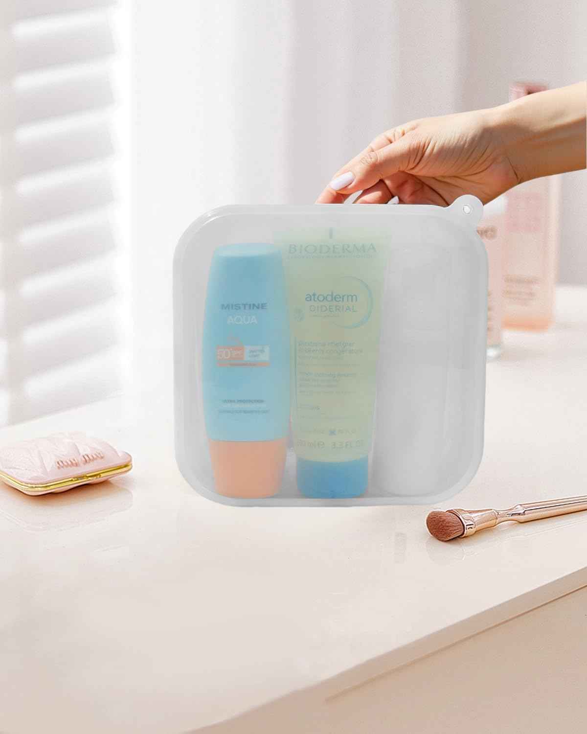 FFpaw Small Clear Silicone Pouch, Mini Makeup Travel Bag Cute Make up Pouch for Purse Portable Cosmetic Case Clear Toiletry Bag for Women Coin Purse Compact Car Bag for Essentials (White)