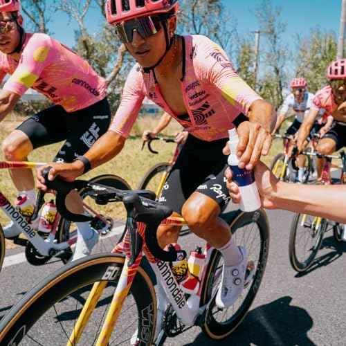 Pelotan Sports Sunscreen Spray SPF 30 (6 Fl Oz) - Lightweight, Sweat?Resistant Sun Protection for Cyclists & Runners ? Used by Pro Athletes ? For Sensitive Skin