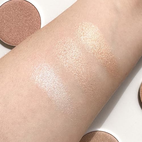 Sandstone Scandinavia Highlighter Powder Golden Champagne