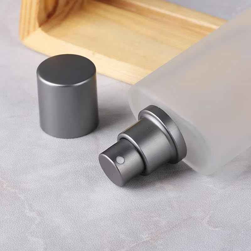 JJKMALL 100ML 3.4OZ Refillable Spray Perfume Bottles large cosmetic Fine Mist Atomizer Empty Frosted Clear Glass Essential Oil Container for Travel Makeup Party Refill tool