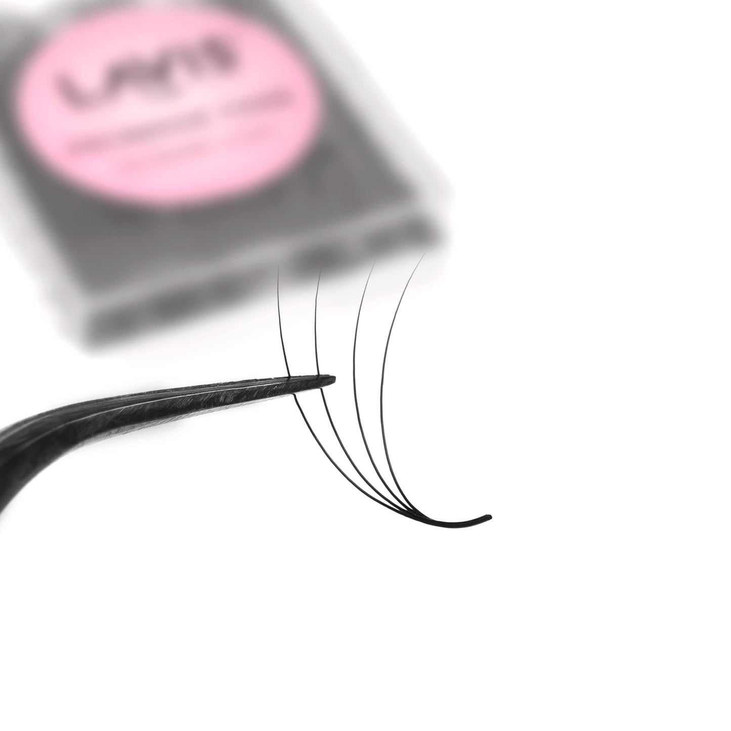 LAVISLASH 500 Promade Fans Eyelash Extension | Handmade Loose Volume Lash | Mutiple Options 3D-8D/10D/12D/14D/16D Fans | 0.03/0.05/0.07mm Thickness | C/CC/D Curl | 8-16mm Length(4D-0.07-CC-13mm)