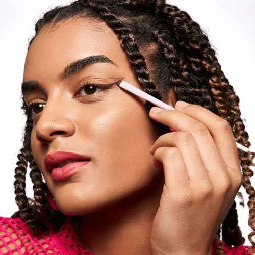 essence | Eyeliner Brush | Angled, Soft Bristles for Precision Gel, Cream, & Powder Eye Makeup | Vegan & Cruelty Free Beauty