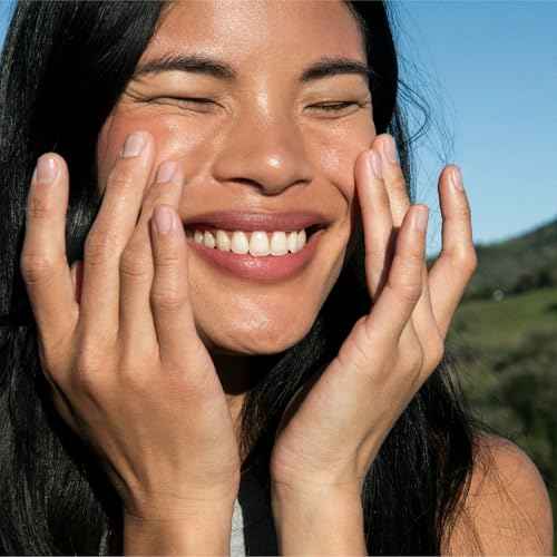 Ursa Major Natural Vitamin C Serum | Brightening Formula Revitalizes Dull Skin and Smooths Skin's Tone | Targets Wrinkles, Sagging and Loss of Firmness | Vegan, Non-Toxic, Cruelty-Free | 1 ounce