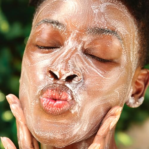 Clarins Total Cleansing Oil | Removes Long-Wearing, Heavy and Waterproof Makeup and Pollutants | Preserves Skin's Microbiota | Easy Rinse | Safe For Use On Face, Eyes and Lips | Dermatologist Tested