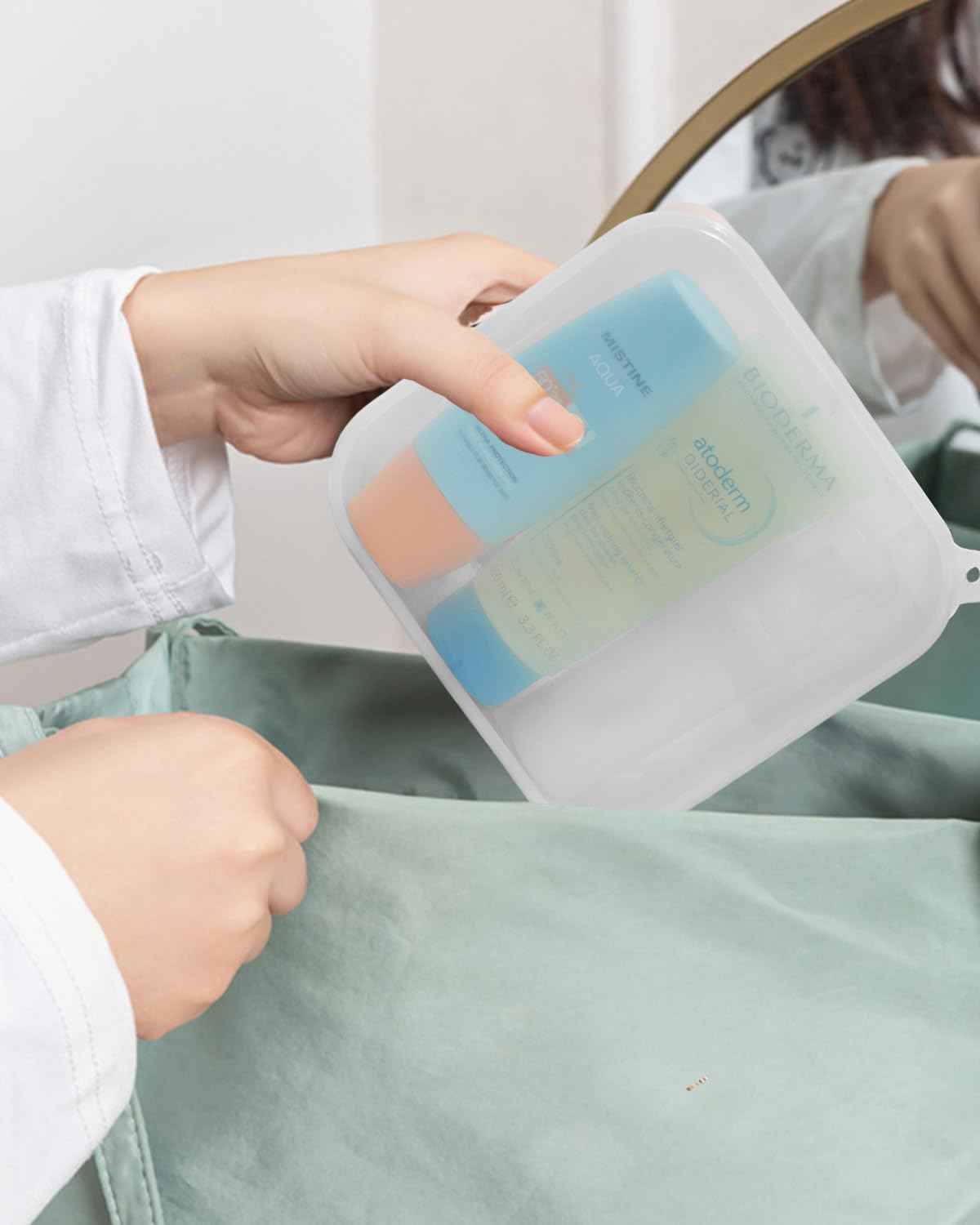 FFpaw Small Clear Silicone Pouch, Mini Makeup Travel Bag Cute Make up Pouch for Purse Portable Cosmetic Case Clear Toiletry Bag for Women Coin Purse Compact Car Bag for Essentials (White)