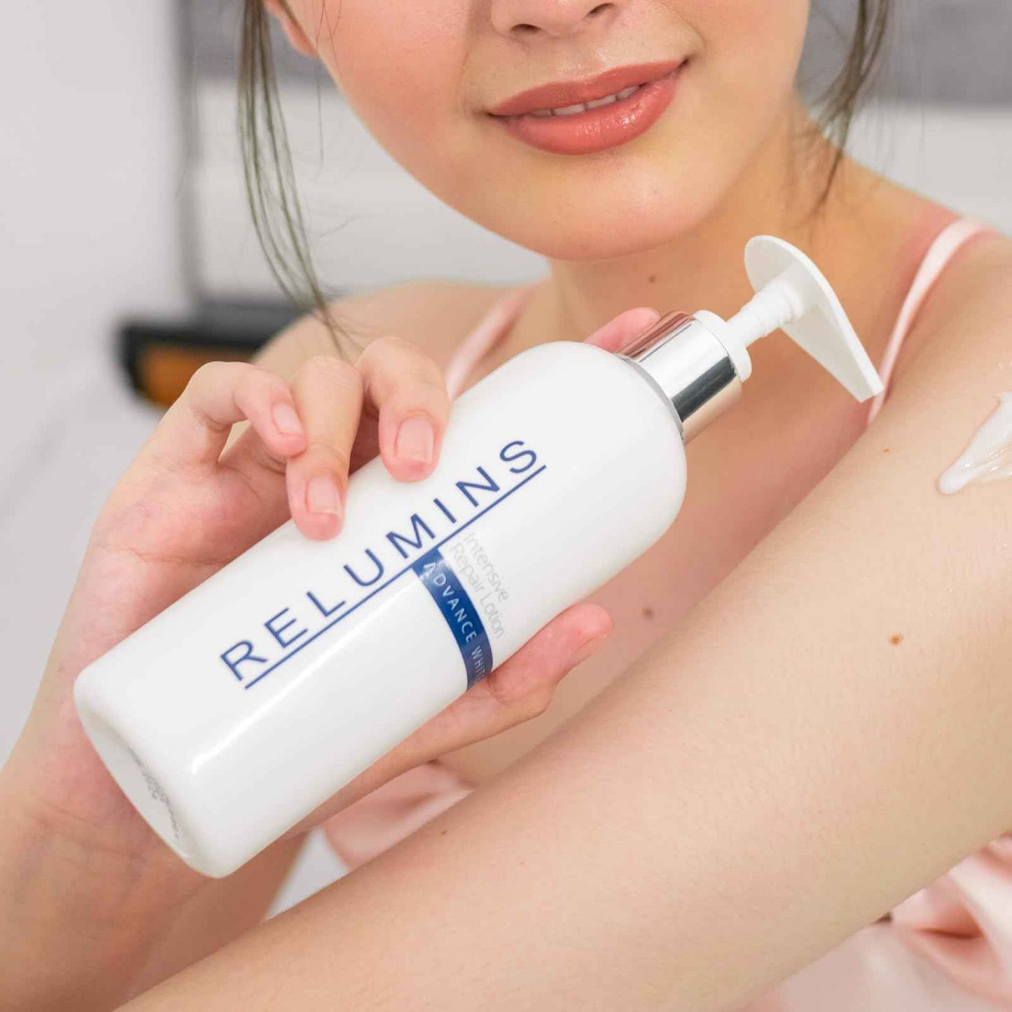 Relumins Advanced Hydrating Repair Lotion – Deep Moisturization with Argan Oil and Clair Blanche Complex for Smooth, Soft, Revitalized Skin on Holidays – 300ml Daily Lotion