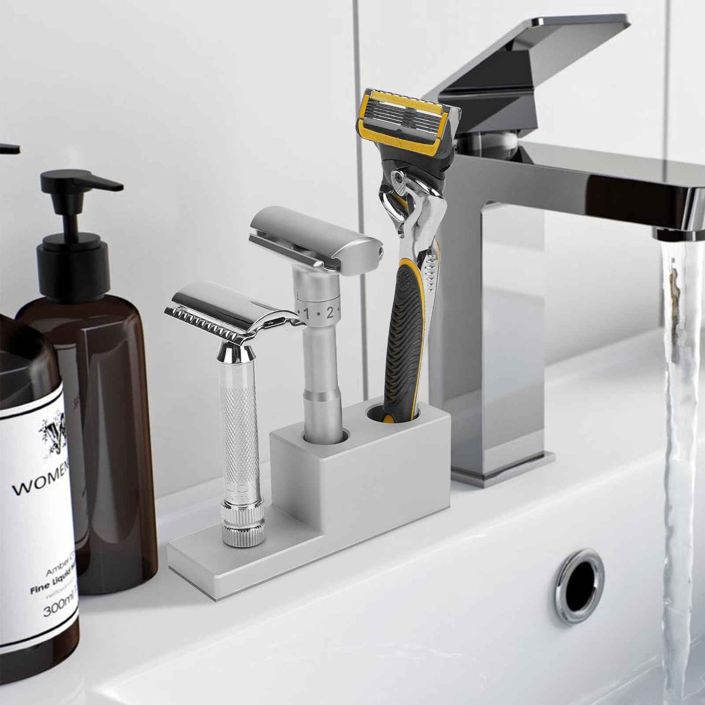 Linkidea Aluminum Alloy Razor Stand with Drainage Base , Compatible with Vikings Blade, Merkur Safety Razors, Collector Display Stand & Bathroom Organizer Gift for Men (Silver)