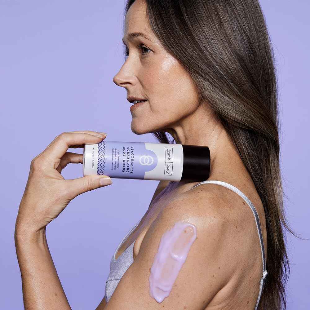 frank body Niacinamide Correcting Body Serum | Evens Skin Tone & Soothes Redness | With Niacinamide, Green Tea & Berry Extracts | Vegan & Cruelty-Free | Berry Scent | 140ml/4.43 fl oz
