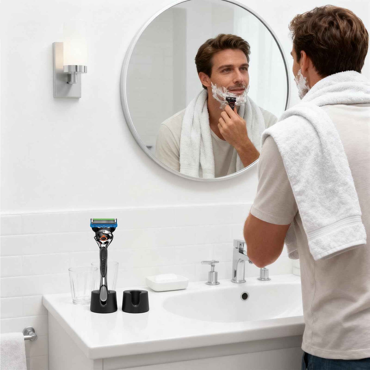 MEIJIAYOU Razor Holder Compatible with Gillette Razor,2 Pack Anti-slip ABS Draining Razor Stand Compatible with Gillette Razor For Bathroom,2PCS Cleaning Brushes Included