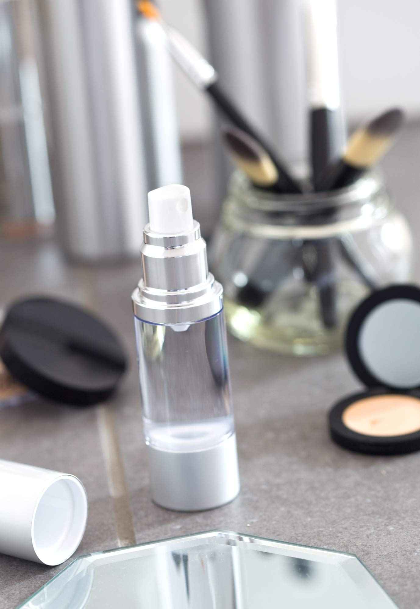 JUVITUS (12 Pack) 1 oz Airless Silver Matte Plastic Spray Bottle