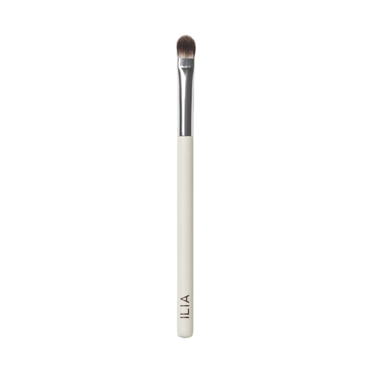ILIA - Shadow Brush | Flat, Tapered Head Made with FSC Certified Wood, Aluminum, + Soft, Vegan Bristles | Pack, Press, + Sweep Eyeshadow | Expertly Crafted | Non-Toxic, Vegan, Cruelty-Free, Recyclable