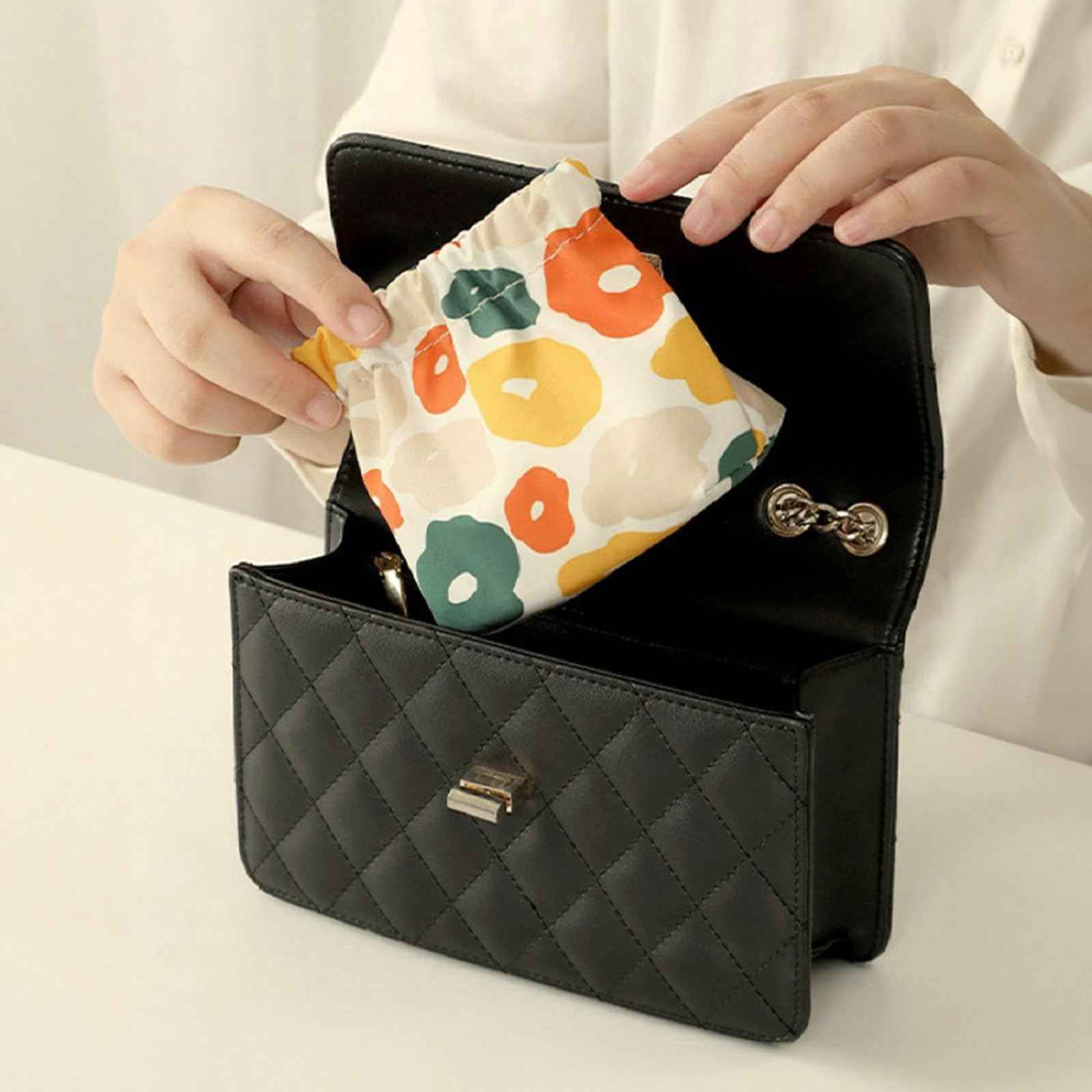 MIAO JIN 4 PCS Small Coin Purse Bulk, Squeeze Mini Coin bag Pouch Kit Pouch Accessories Organizer for Headphones Jewelry Women