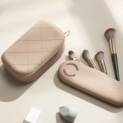 Dansydaisy 2 Pcs Silicone Portable Travel Makeup Bag,Soft Silicone Waterproof Toiletry Cosmetic Bag for Women Zipper Closure Organizer Makeup Case