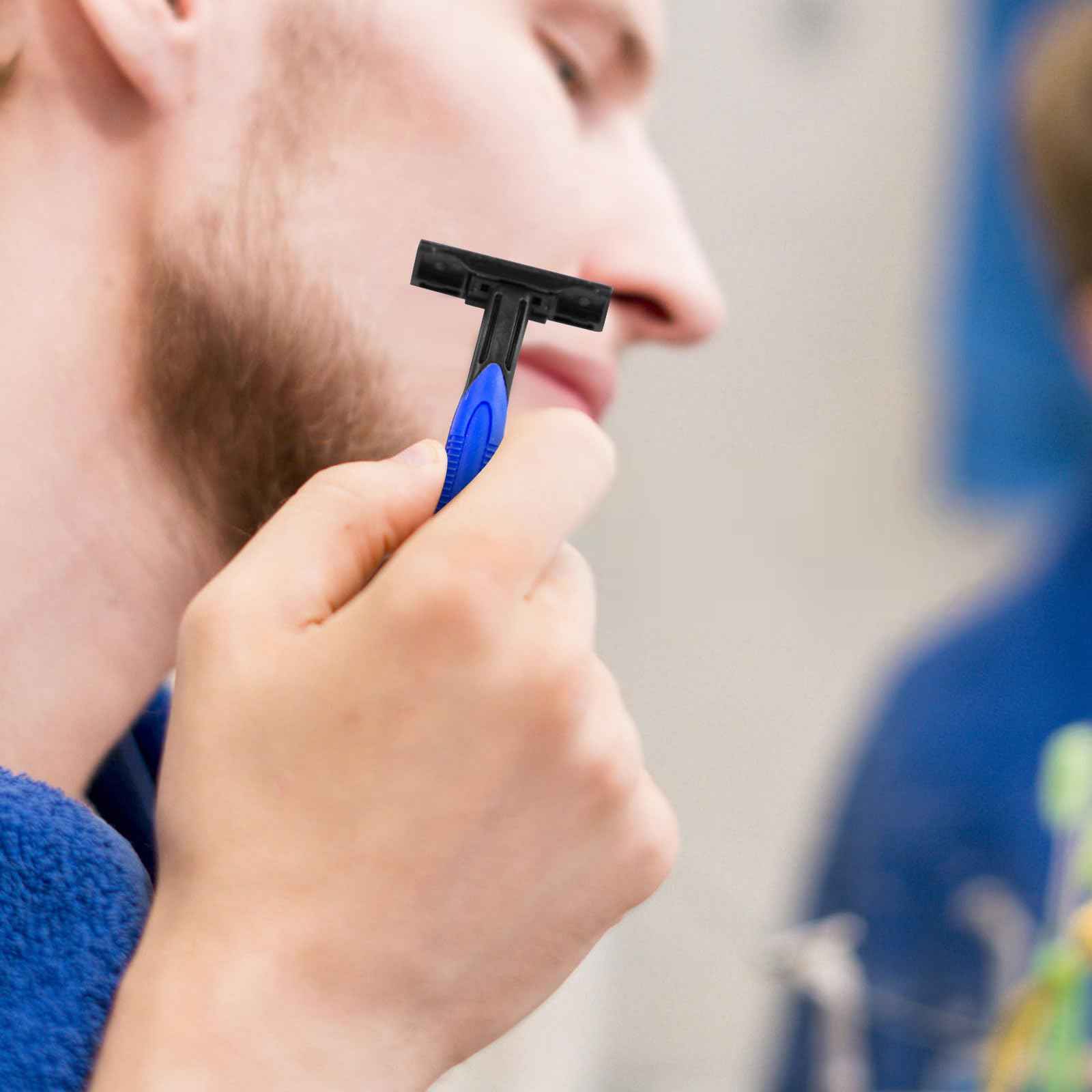 Shaving Razor Set, Disposable Individually Wrapped Manual Twin Blade Razors in Bulk Smooth Shaving Razors with Mini Shaving Cream Toiletries for Hotel Charity Camping Travel Homeless 1oz (Pack of 60)