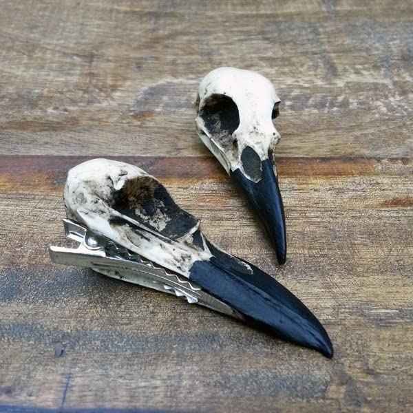 Raven Skull Hair Clip Gothic Headpiece, Goth Witchy Viking Wedding Hair Accessory for Brides, Bridal Barrette