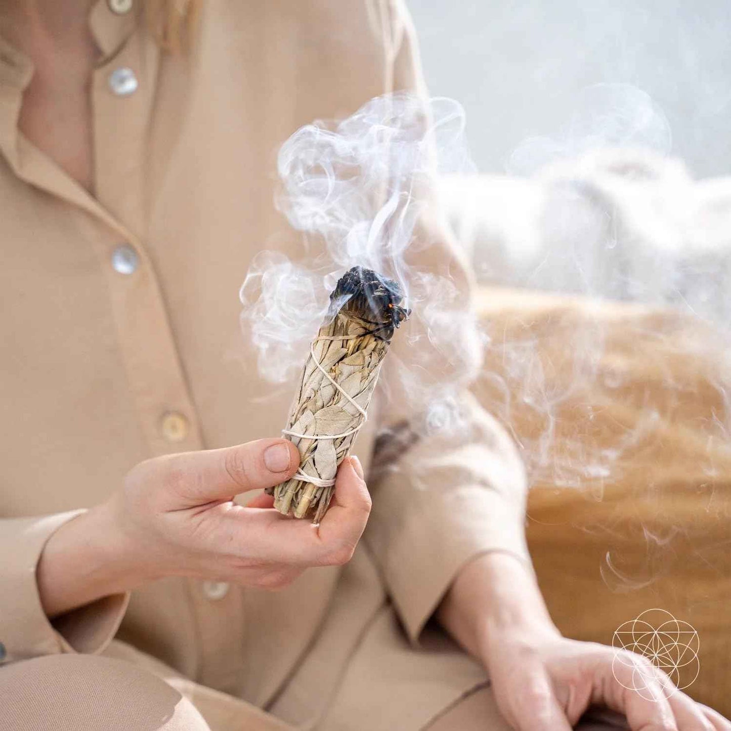 White Sage Energy Cleansing Smudge Stick & Spray for Negative Energy Removal, Reiki and Quartz Charged, Full Moon Enhanced, Aura Healing, Space Clearing, Spiritual Defense, Protection (8oz)