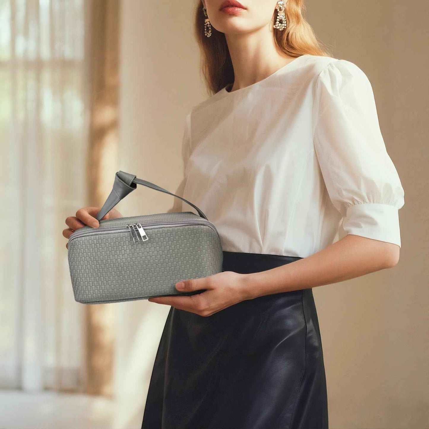 hhhouu Large PU Leather Makeup Bag with Handle, Travel Cosmetic Organizer Case, Waterproof Toiletry Bag, Portable Storage Pouch for Accessories and Brushes, Ideal Gift for Women HO-CB01