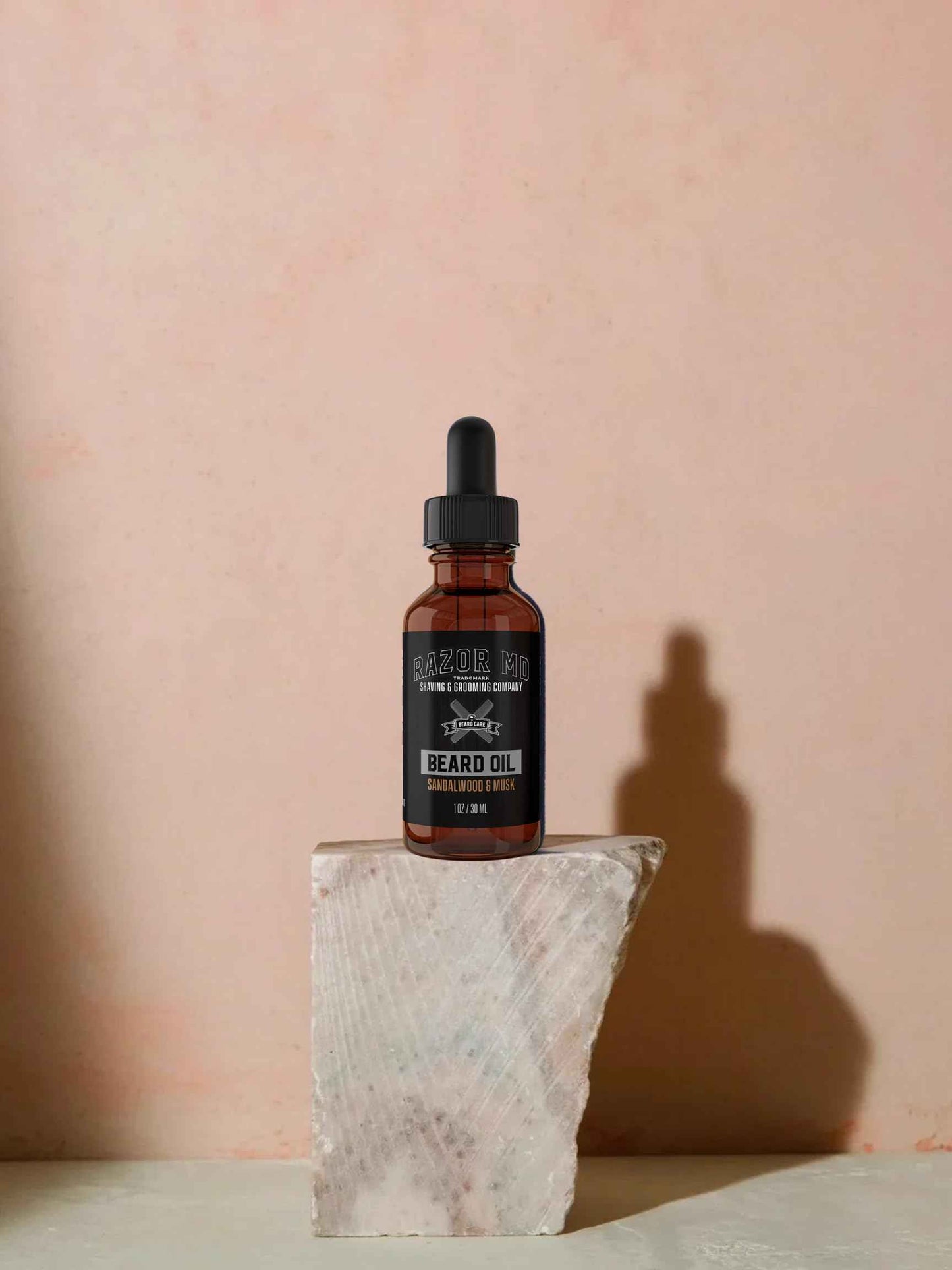 Razor MD Natural Beard Oil for Men with Fast Absorbing Formula and Non-Greasy Finish, Sandalwood Scent, 1oz